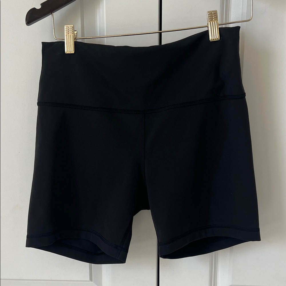 Lululemon Wunder train 6” Short